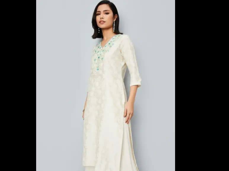 Floral Printed V-Neck Straight Kurta (2)