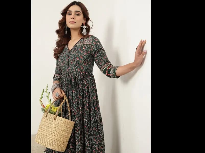 Women Anarkali Kurta (3)